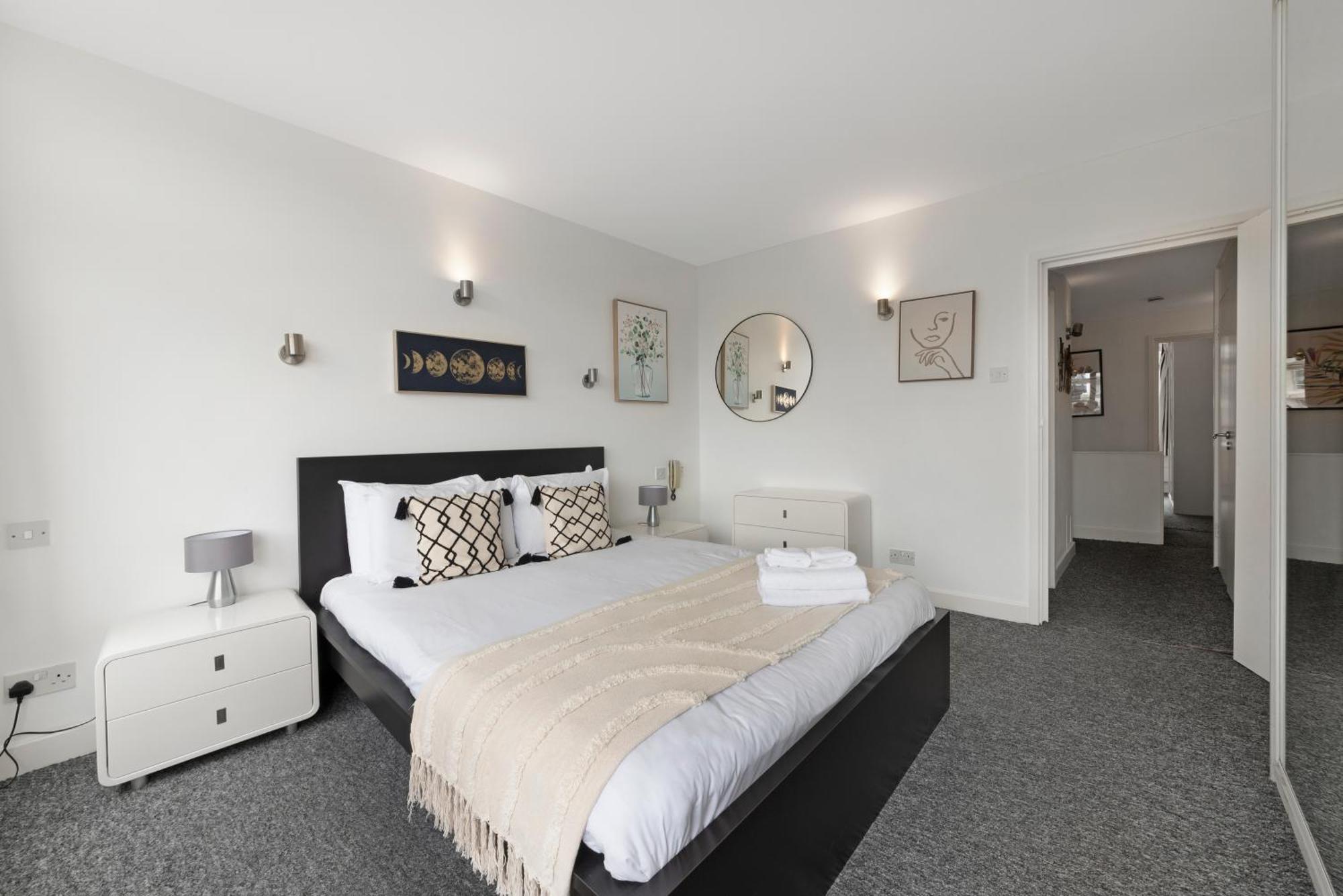 Appartamento 2 Bed Apartment- London- Lift & Balcony Londra