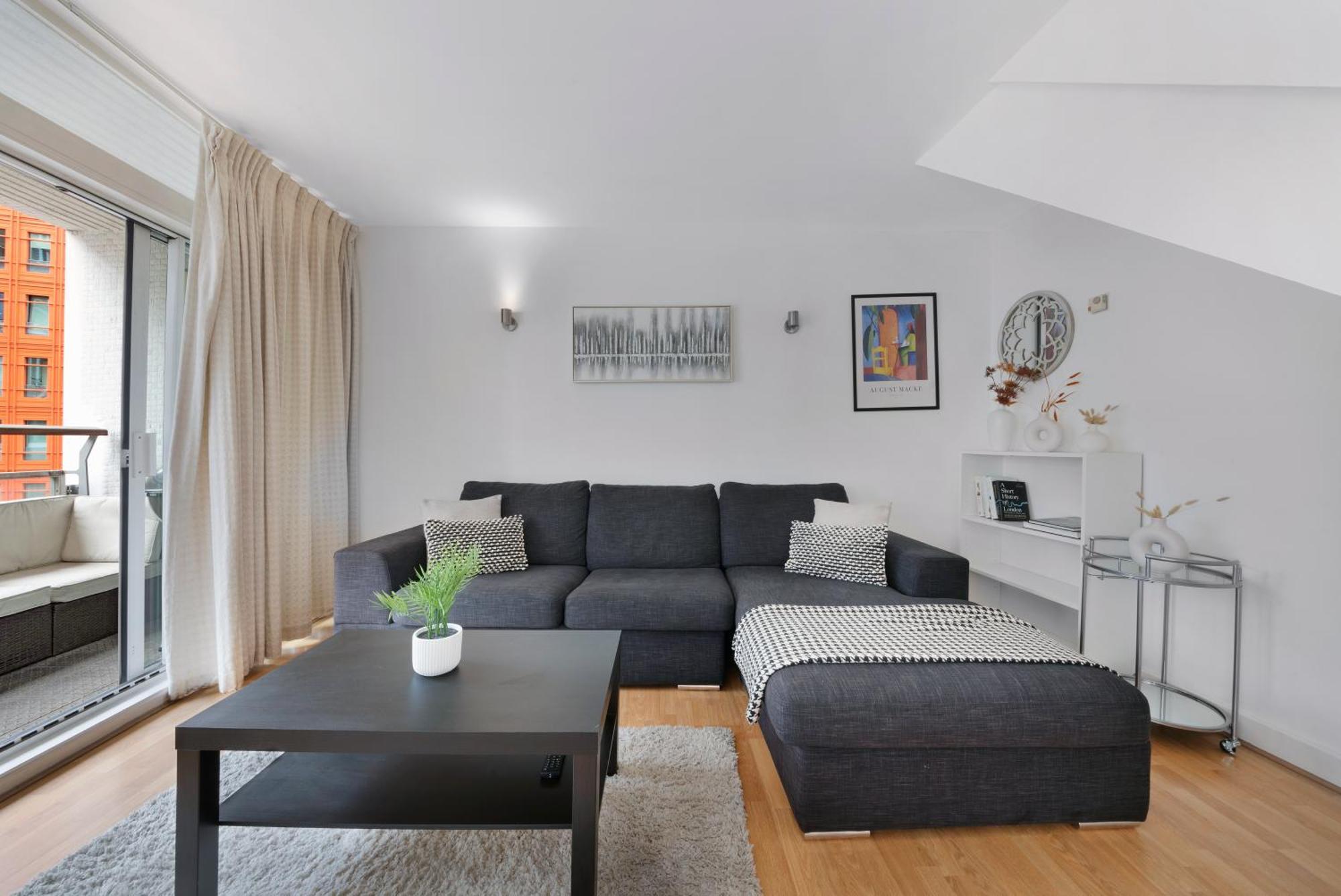 2 Bed Apartment- London- Lift & Balcony Londra